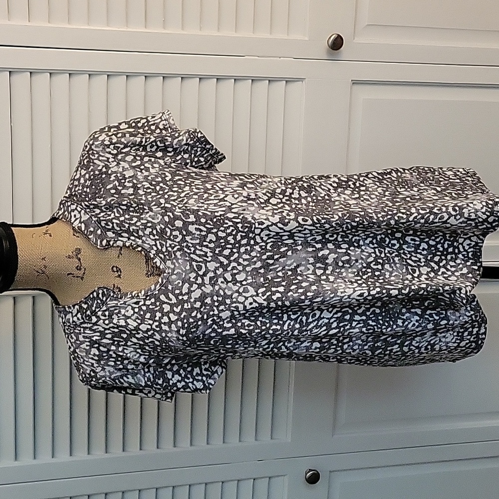 LuLaRoe Layla Top - M